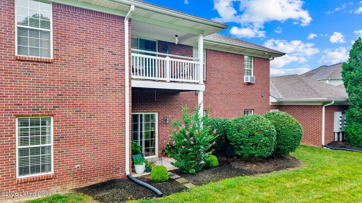 Property Photo:  9606 Preston Spring Dr 104  KY 40229 