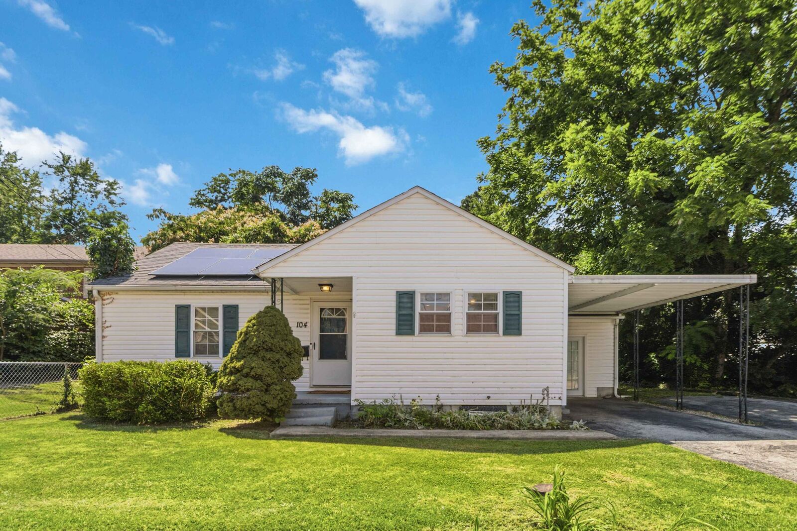 Property Photo:  104 Orchard Street  KY 40403 