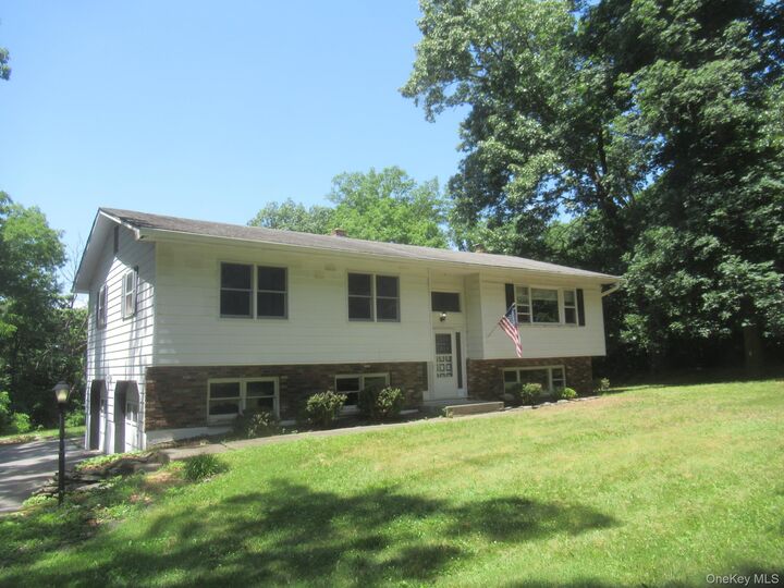 Property Photo:  17 Jack And Jill Road  NY 12570 