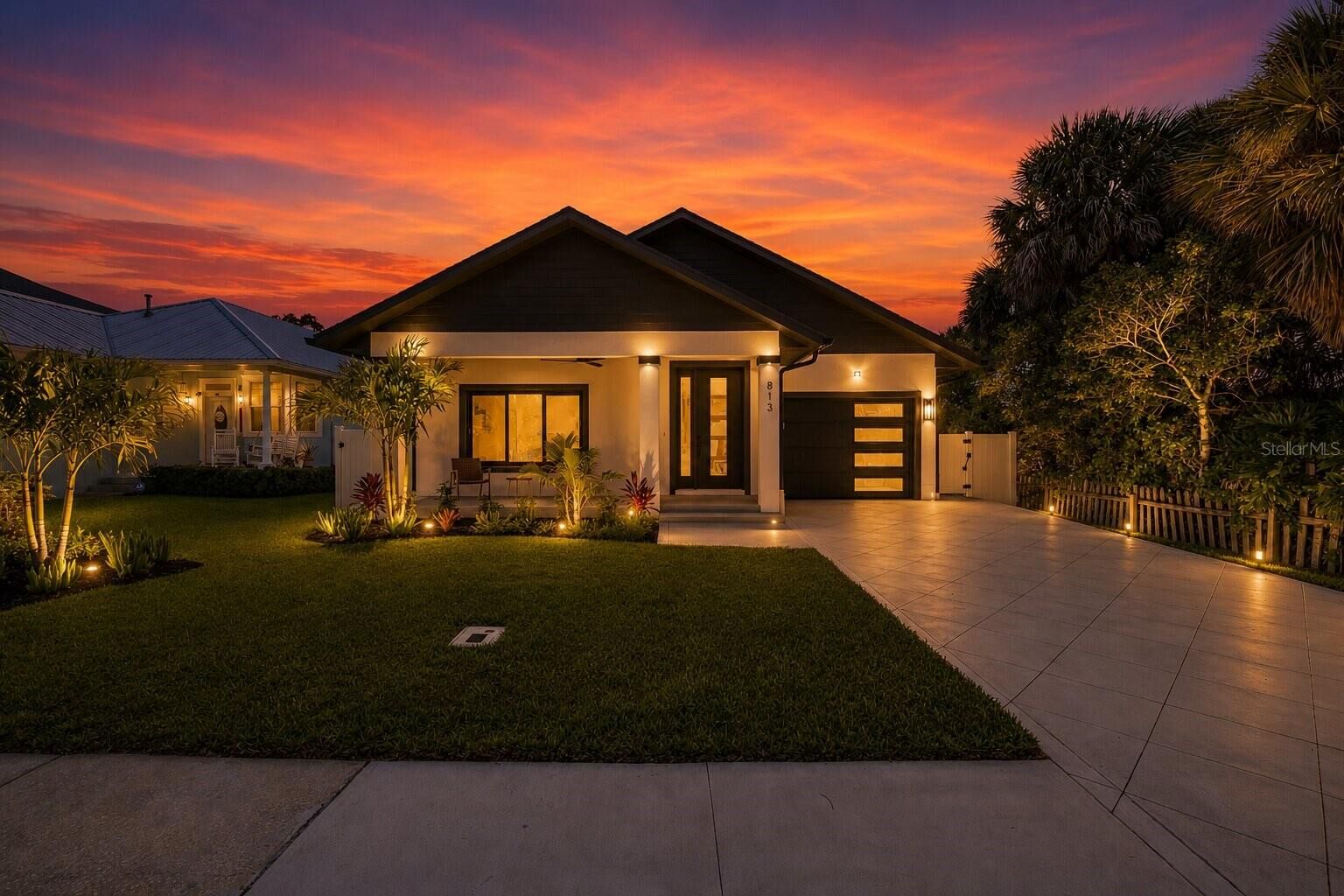 Property Photo: 813 E 1st Avenue FL 32169