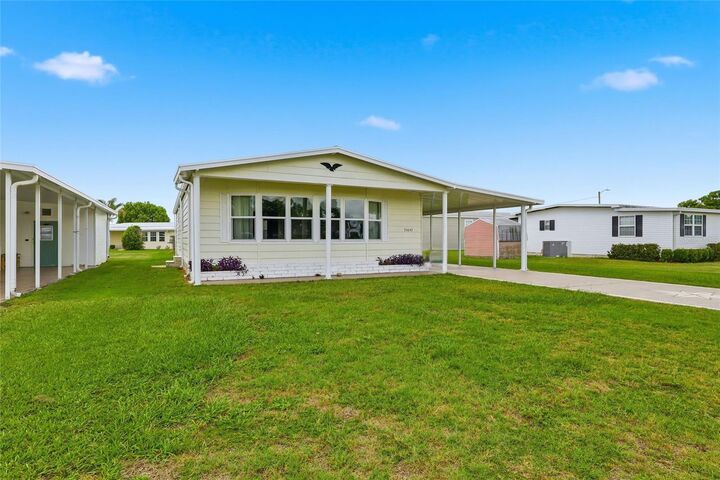 Property Photo: 36642 Lakewood Drive FL 33542