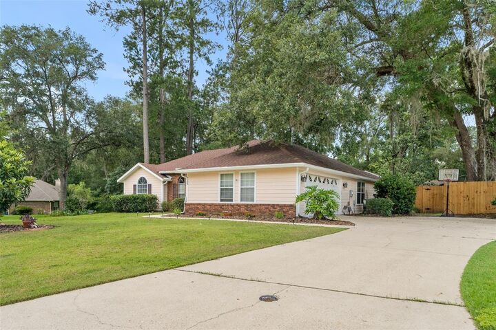 Property Photo:  9239 NW 16th Place  FL 32606 