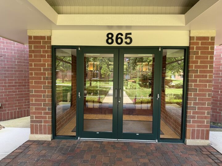 Property Photo: 865 E 22nd Street 222B IL 60148