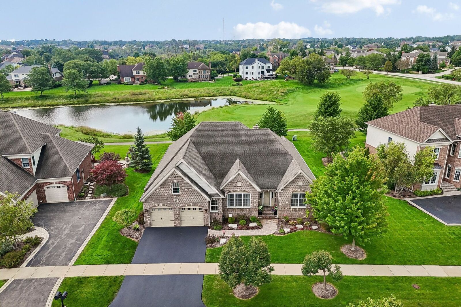 Property Photo: 14 Championship Parkway IL 60047