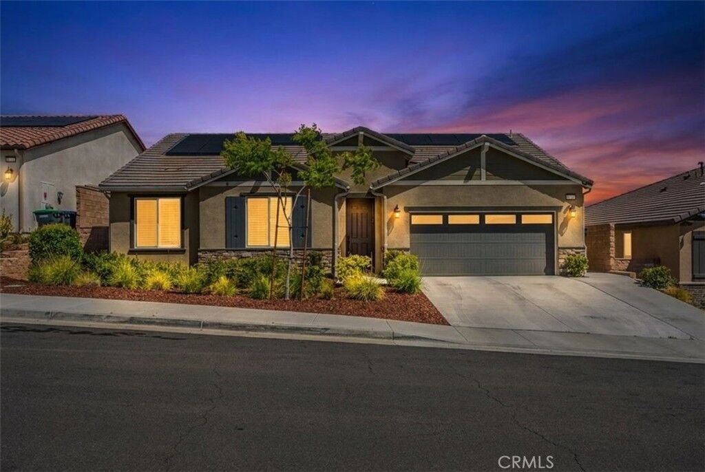 Property Photo: 16647 Evelyn Place CA 92530