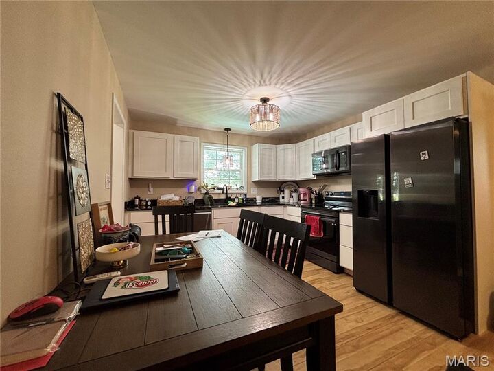 Property Photo:  709 W Sand Road  MO 63730 