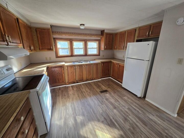Property Photo:  15 Sweet Fern Drive  ME 04418 
