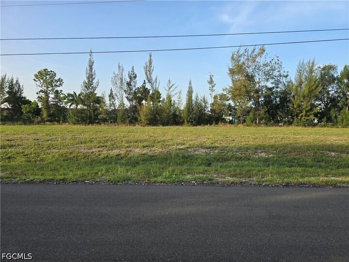 Property Photo: 2124 NE 35th Lane FL 33909