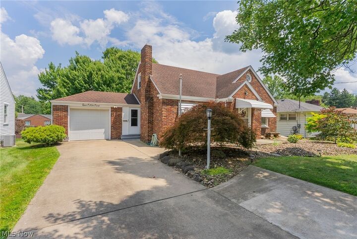 Property Photo: 255 Grandview Avenue OH 44425