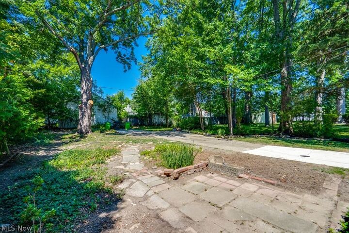 Property Photo: 344 E 250th Street OH 44132