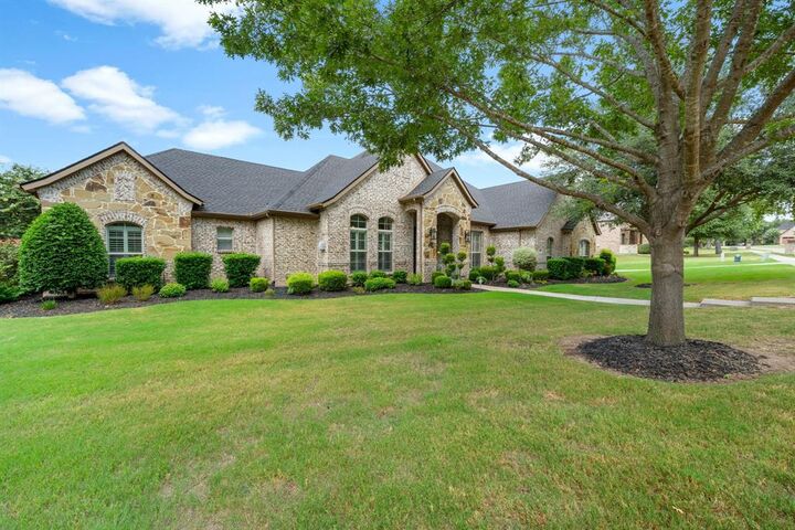 Property Photo:  101 Fairway Drive  TX 75165 
