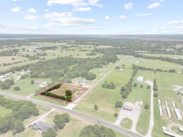 Property Photo: 225 Hemby Way TX 75418