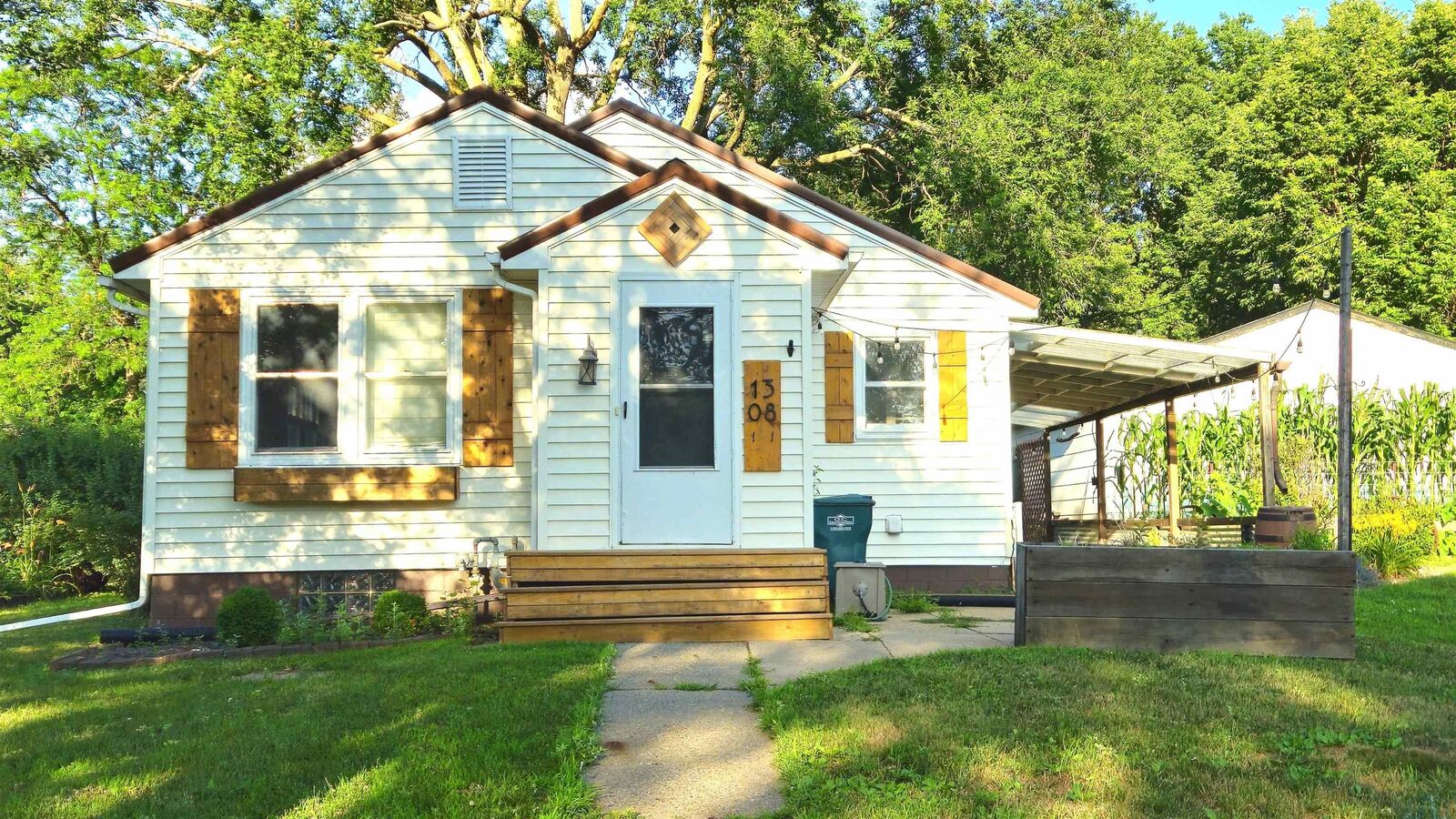 Property Photo:  1308 Ave M  IA 51023 