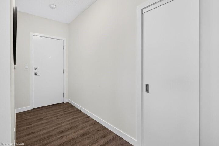 Property Photo: 2081 Fairview Street 707 ON L7R 0E4