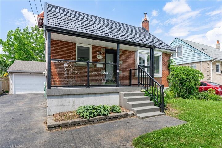 Property Photo: 156 Charlotte Street ON L8K 4V4