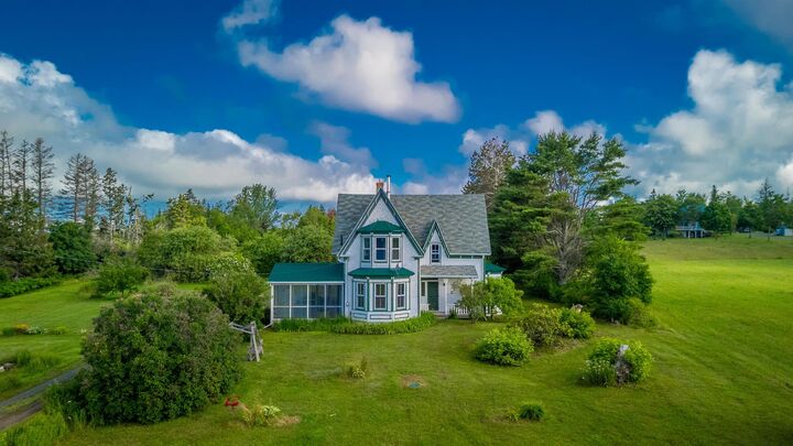 Property Photo:  205 Pinette Road  PE C0A 1A0 