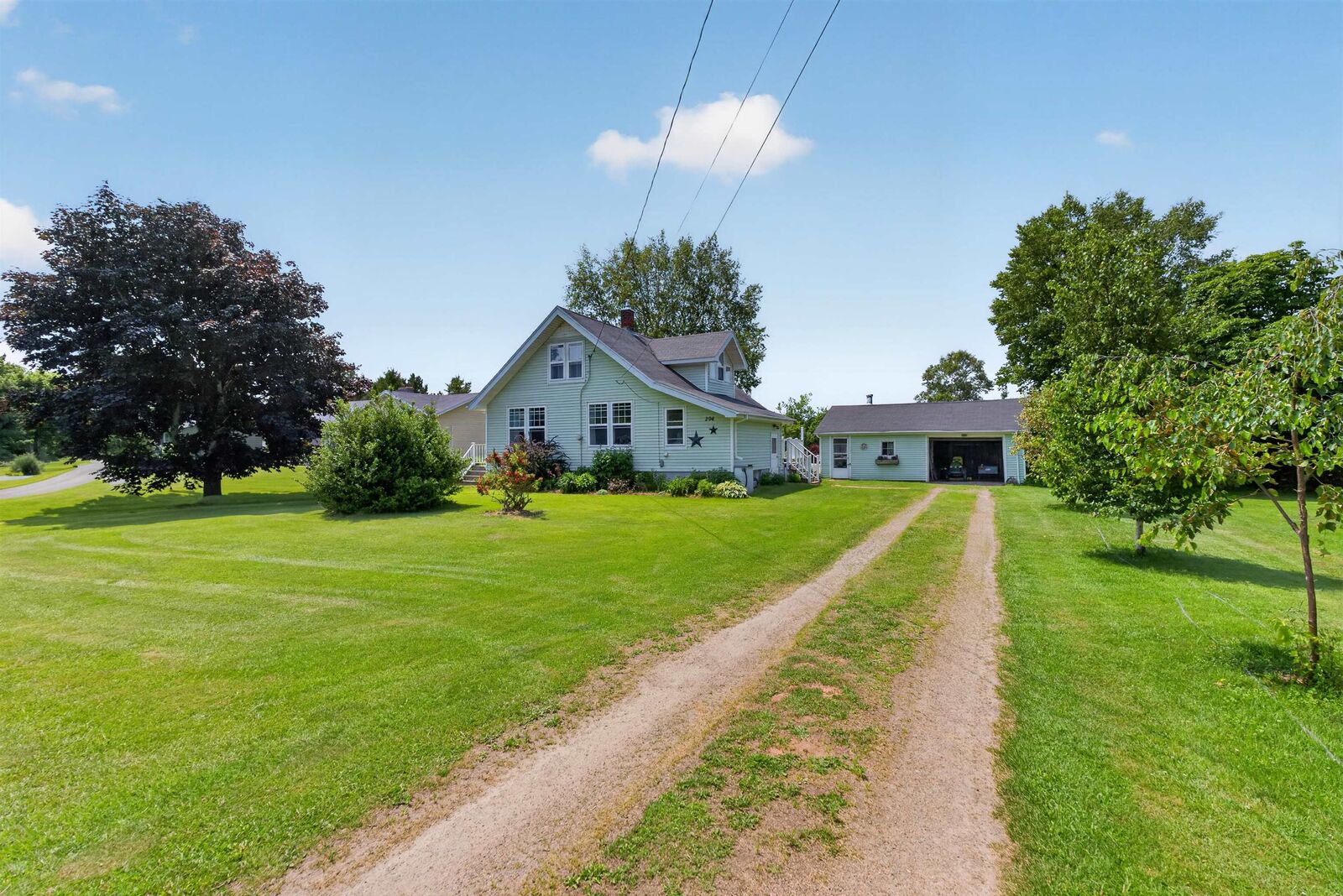 Property Photo:  204 Kelvin Road  PE C0B 1M0 