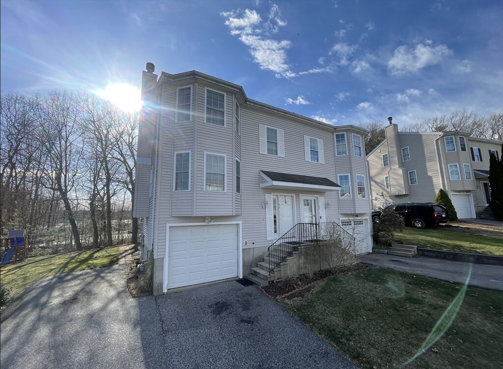 Property Photo: 55 Ledgecrest Dr 55 MA 01603