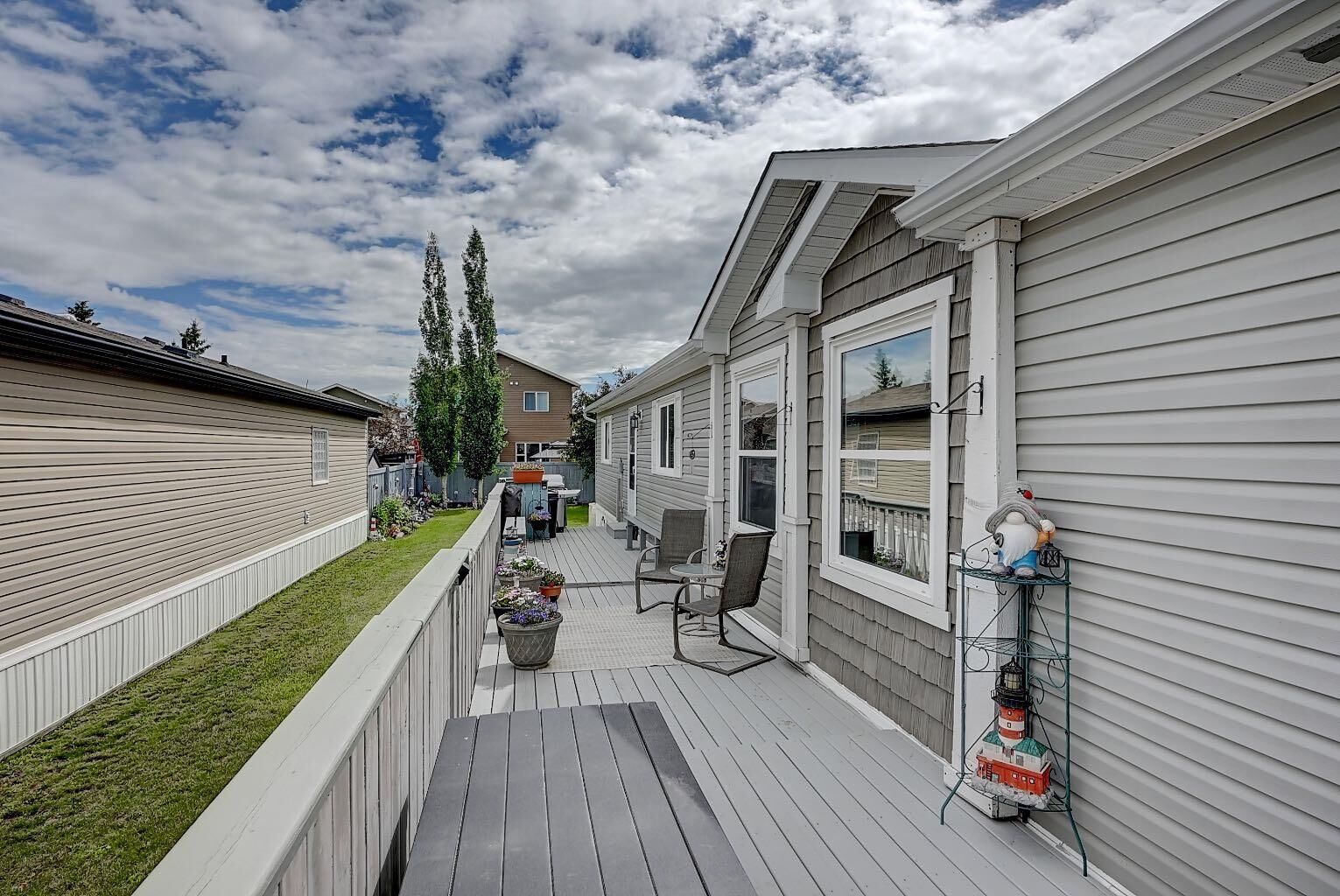 Property Photo: 8823 88C Street AB T8X 0G2