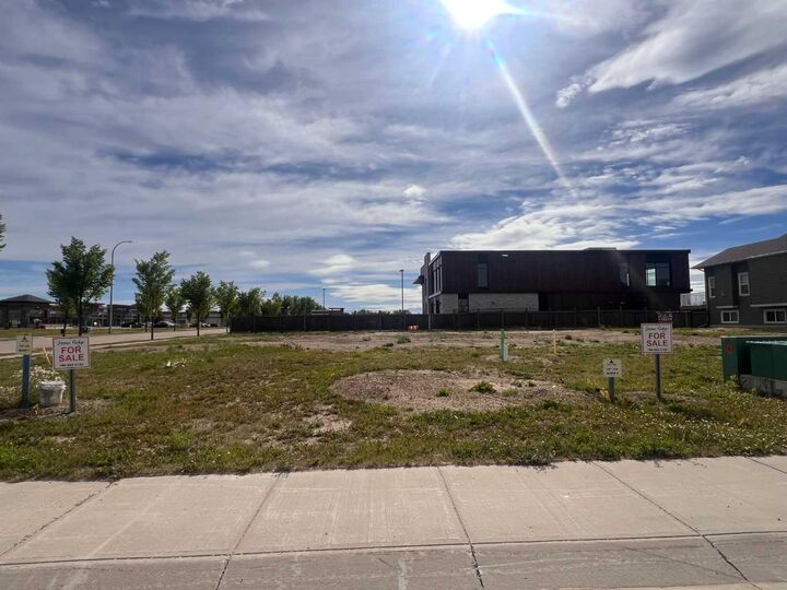 Property Photo: 6625 &Amp 6629 105A Street AB T8W 0L5