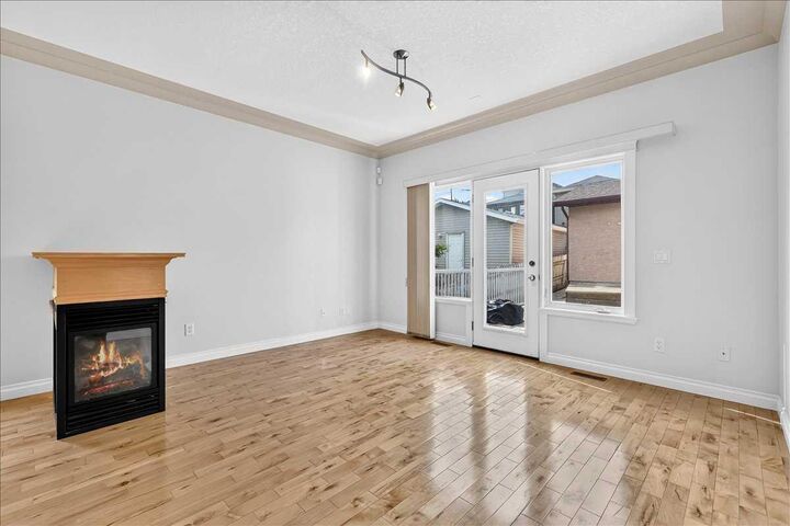 Property Photo: 125 25 Avenue NW AB T2M 2A4