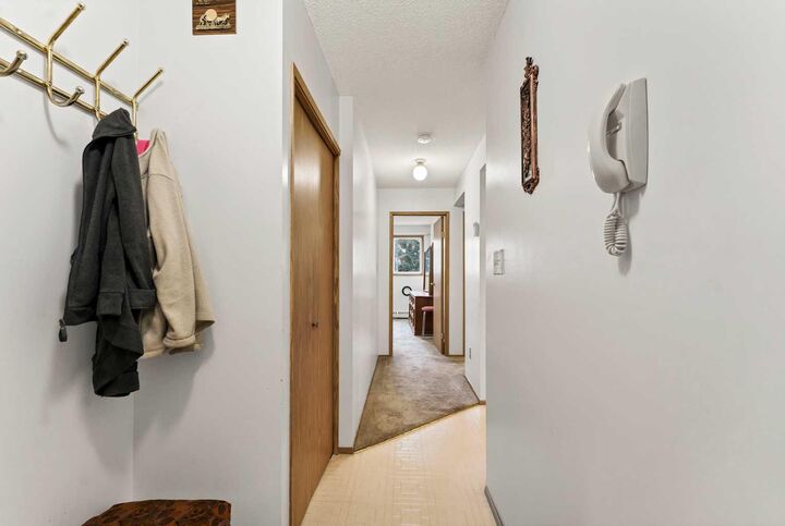 Property Photo: 3090 15 Avenue SE 208 AB T1B 3Z3