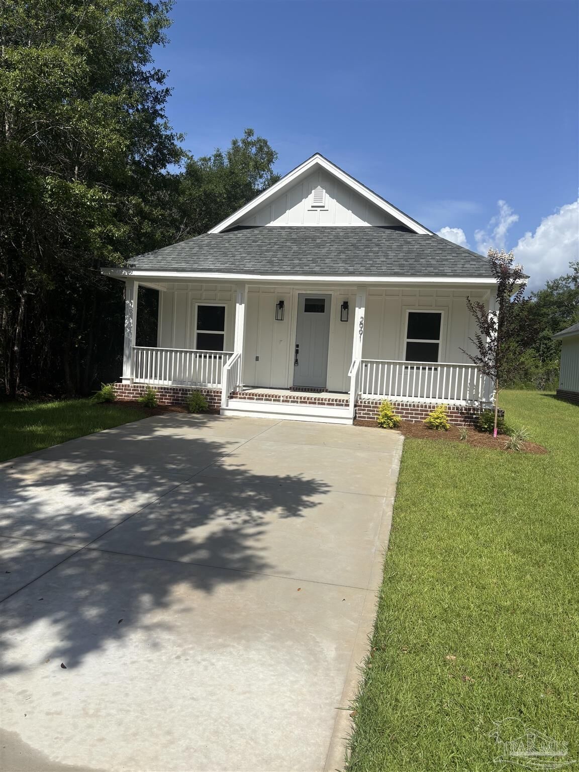 Property Photo:  2991 N 13th Ave  FL 32583 