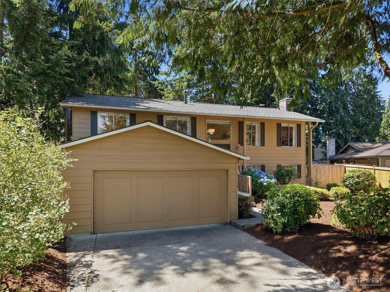 Property Photo: 12217 NE 68th Place WA 98033