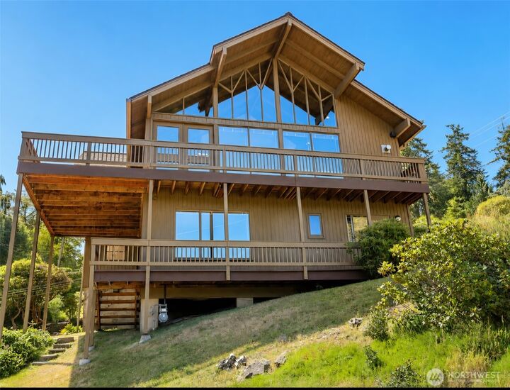 Property Photo:  737  8th Avenue  WA 98520 