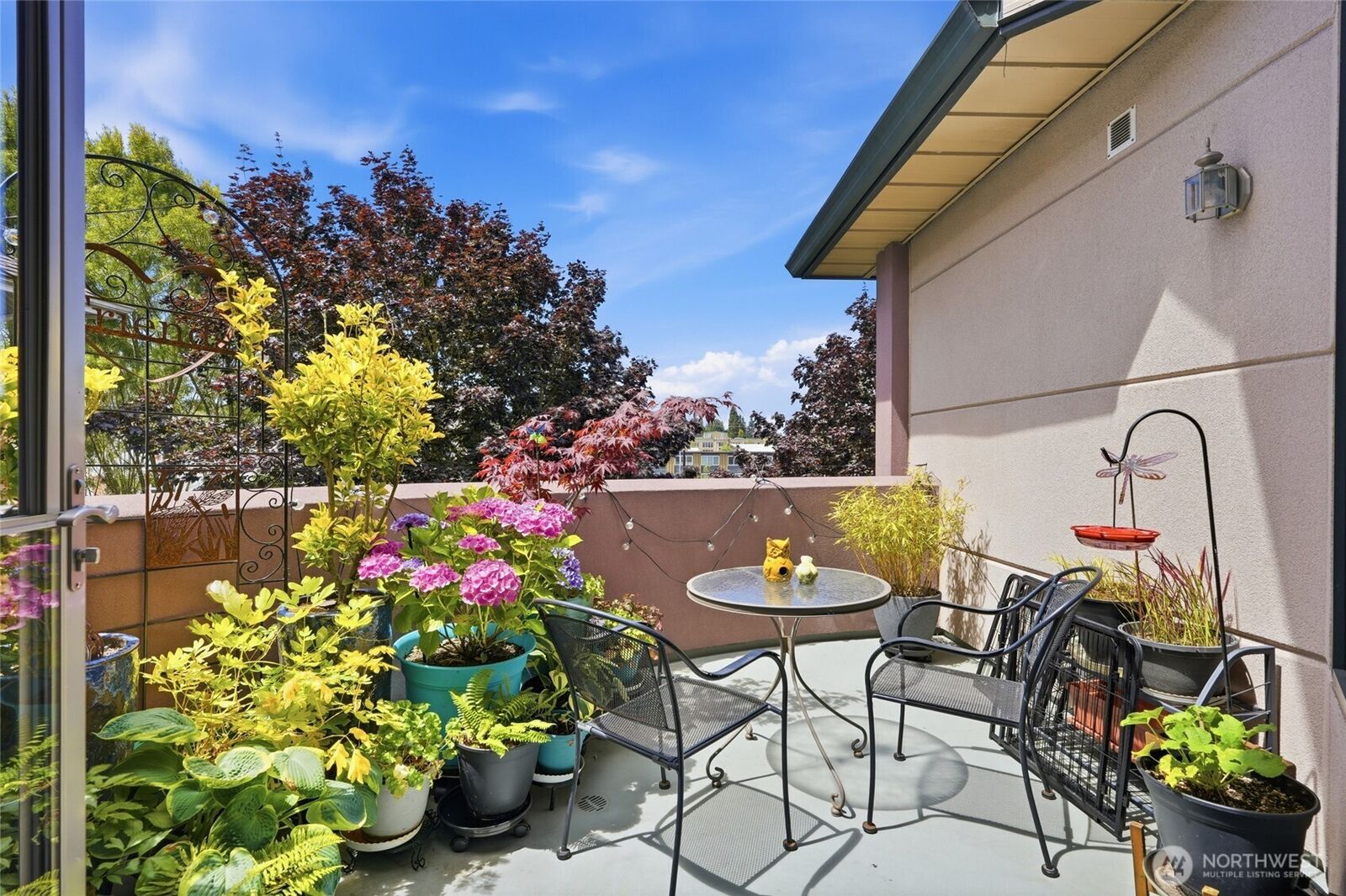 Property Photo:  3501  Colby Avenue 313  WA 98201 