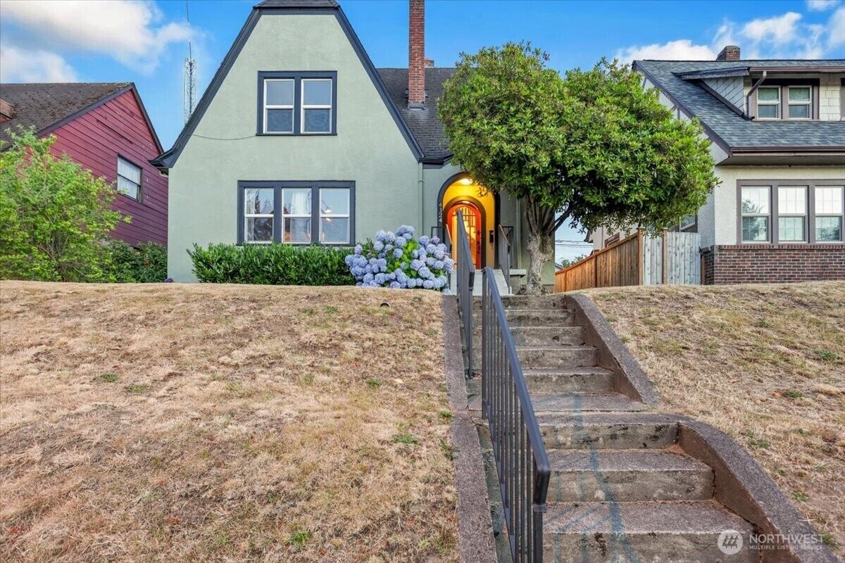 Property Photo: 4124 6th Avenue WA 98406