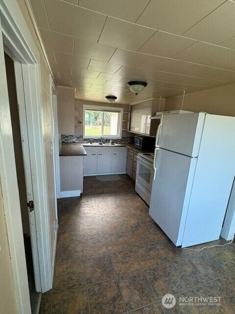 Property Photo: 120 S Fir Street WA 98841