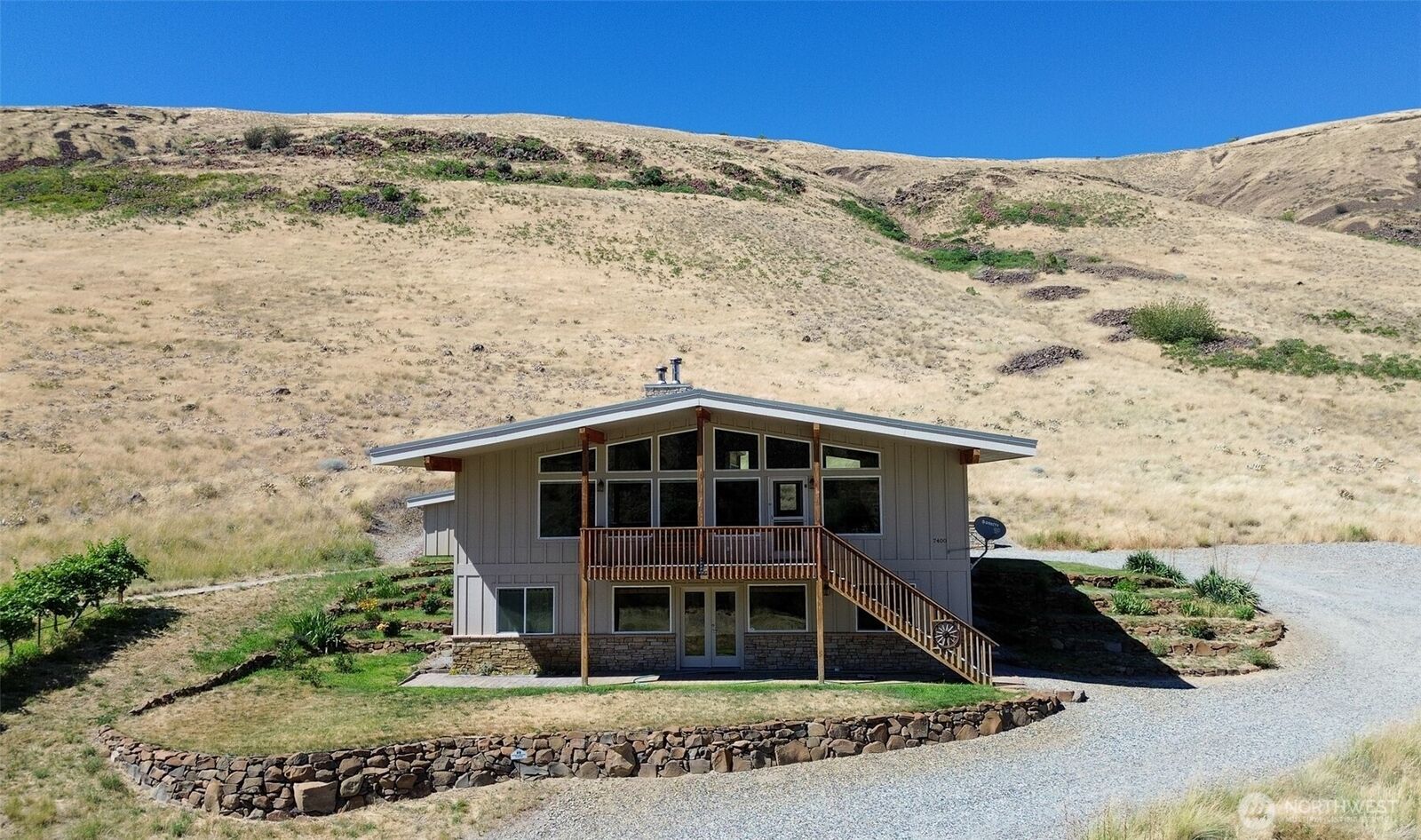 Property Photo:  7400  Colockum Road  WA 98828 