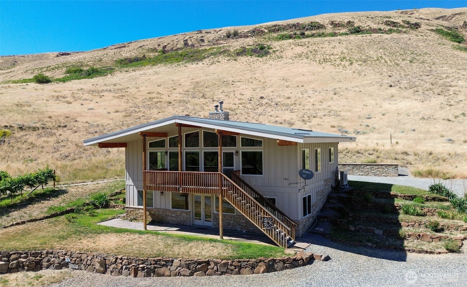 Property Photo:  7400  Colockum Road  WA 98828 