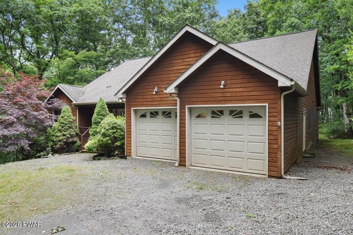 Property Photo: 108 Canterbrook Drive PA 18428