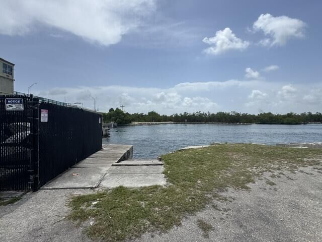 Property Photo:  0 N Ocean Drive N  FL 33004 