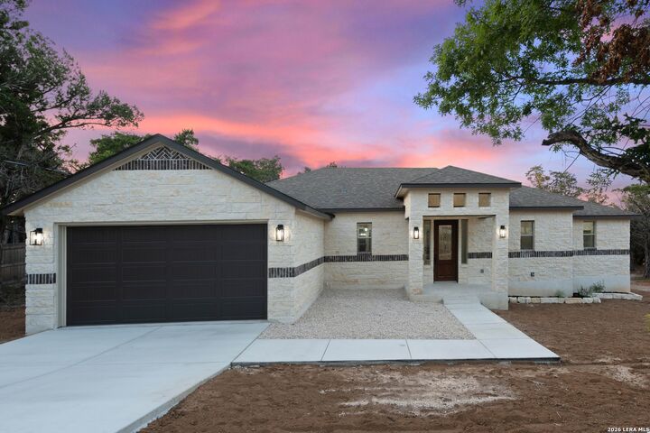 Property Photo: 333 Eagle Rock Rd TX 78070