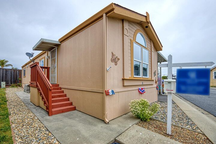 Property Photo: 1040 38th Avenue 9 CA 95062