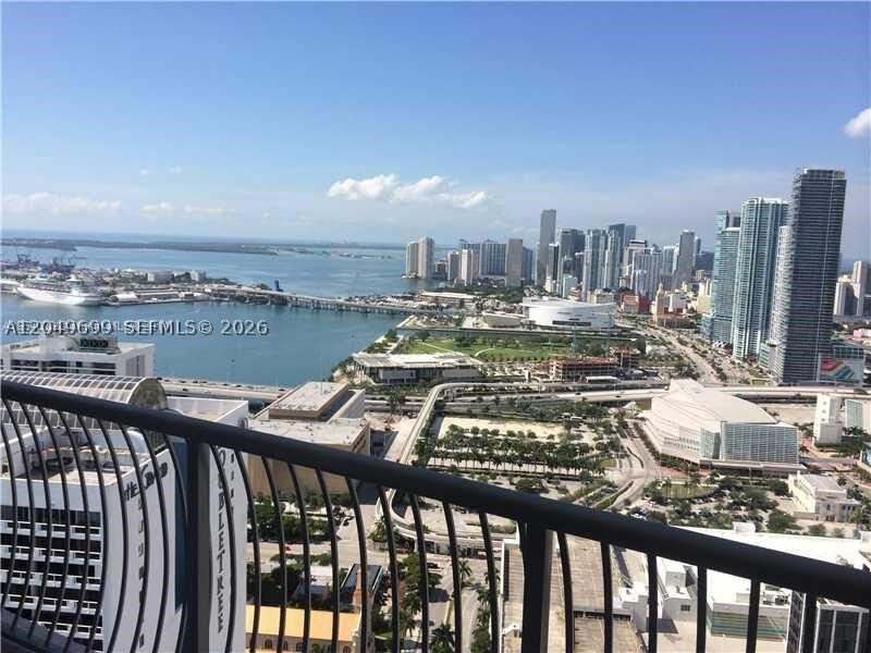 Property Photo: 1750 N Bayshore Dr 4912 FL 33132