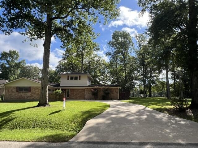 Property Photo:  802 W  Wildwood  TX 77663 