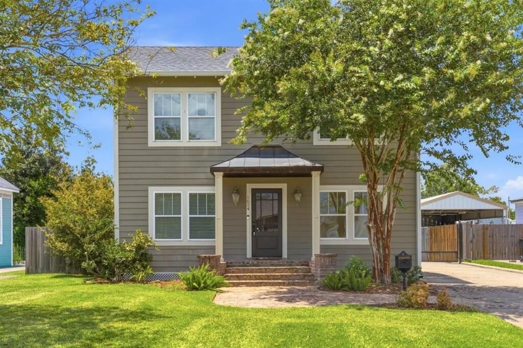 Property Photo:  1624 W Common Street W  LA 70601 