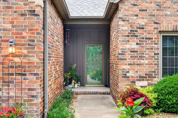 Property Photo:  1750 W Bennett Street  MO 65807 