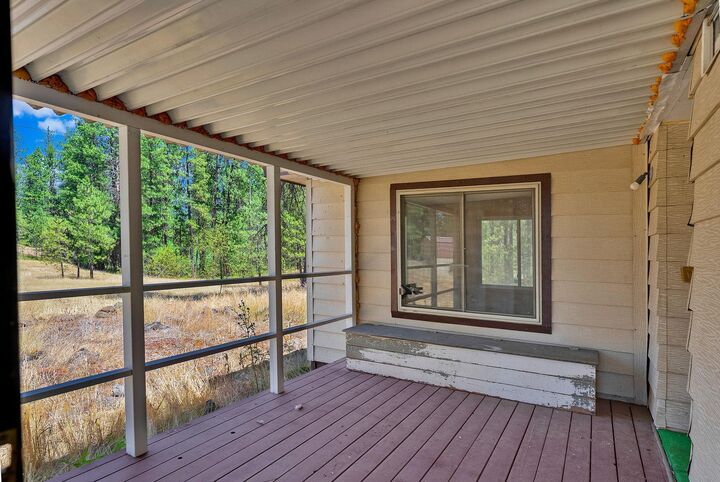 Property Photo: 22405 W Malloy Prairie Rd WA 99004