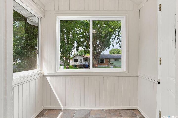 Property Photo: 1016 K Avenue N SK S7L 2N6