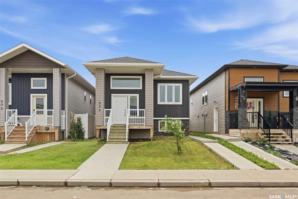 Property Photo:  434 McArthur Crescent  SK S7L 6Y3 