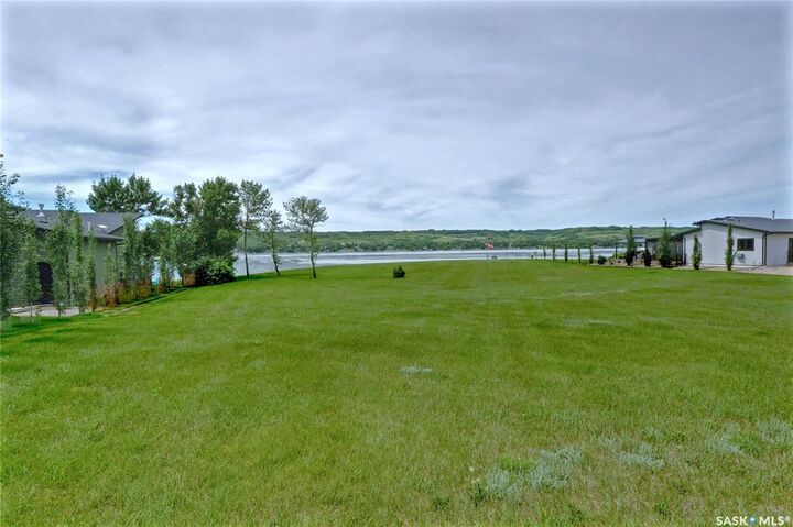 Property Photo:  807 Daniel Drive  SK S0G 0A2 