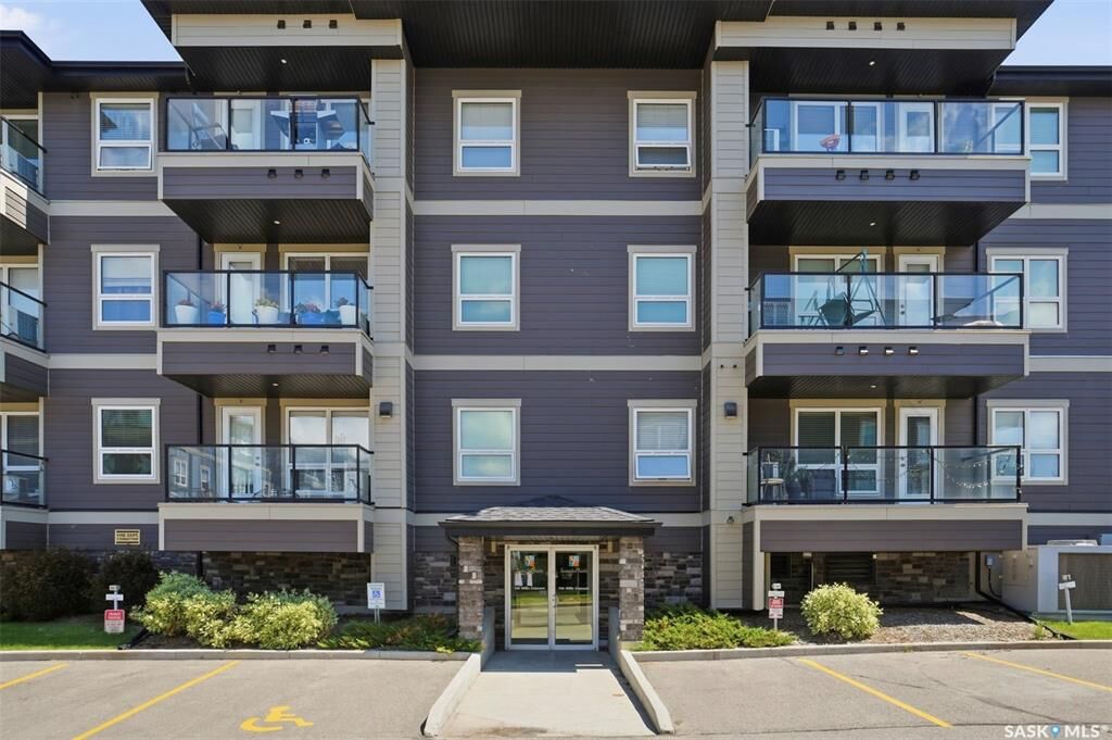 Property Photo: 106 Willis Crescent 3311 SK S7T 0Y6