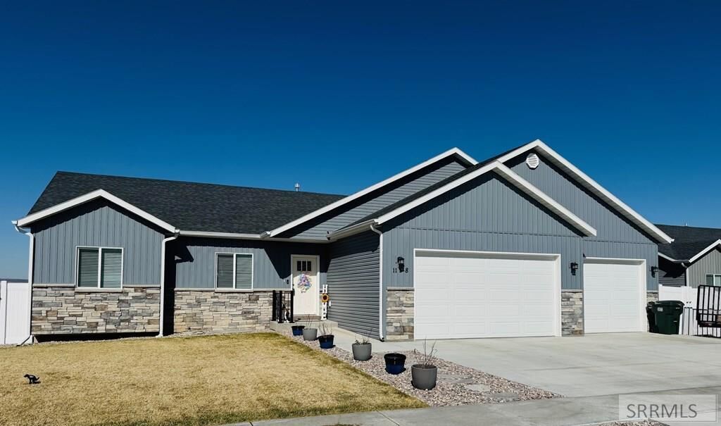 Property Photo: 1158 Dolostone ID 83201