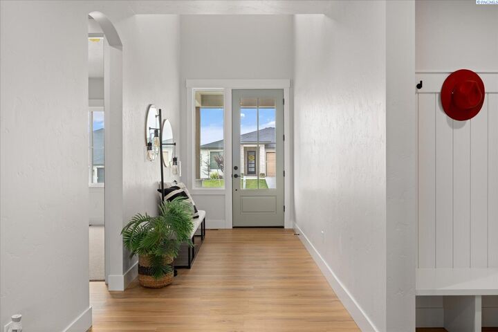 Property Photo: 2354 Waterhill Ave. WA 99352