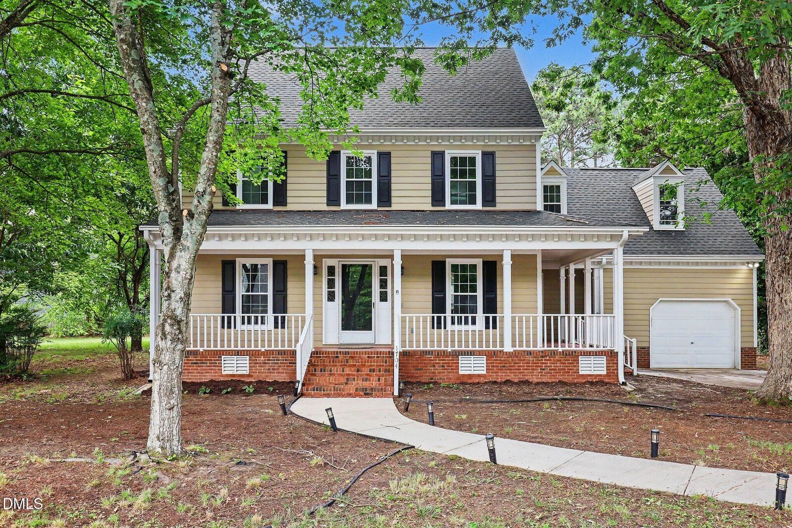Property Photo: 1704 Carrington Drive NC 27615